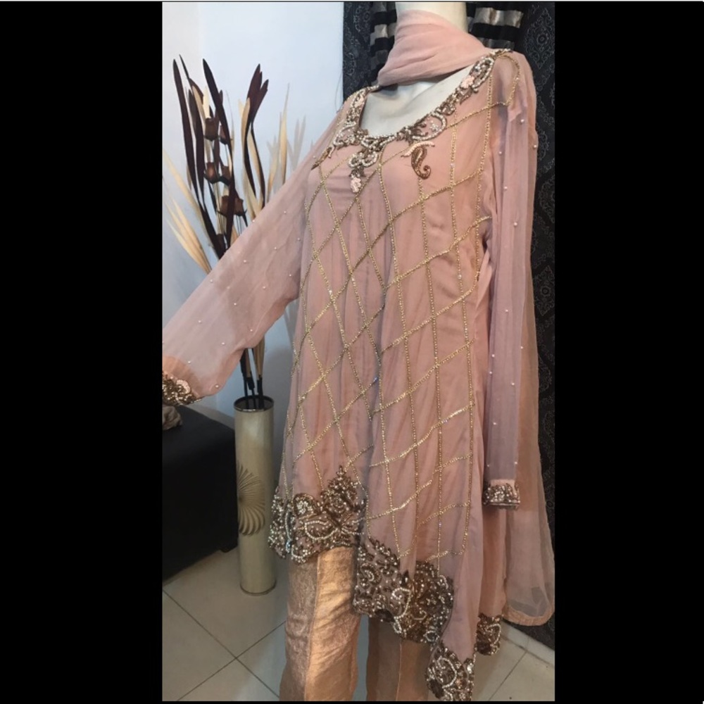 NWOT Pakistani formal high low salwar kameez